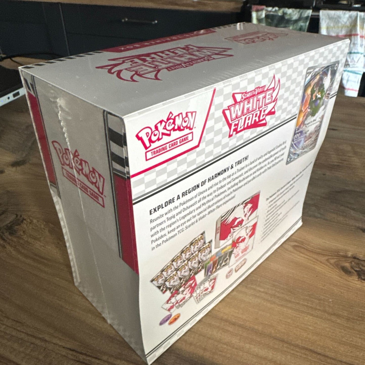 Pokémon TCG: Scarlet & Violet: White Flare Elite Trainer Box